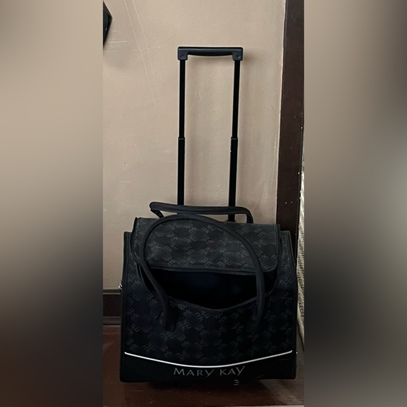 Mary Kay Travel bags - Picture 10 of 12